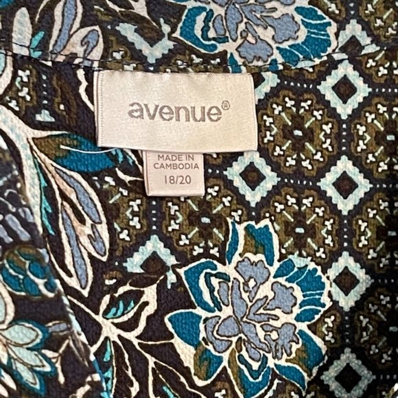 SOLD IN AUCTION ~ AVENUE Abstract Floral Navy Blue Button Henley 18/20 - Picture 5 of 11